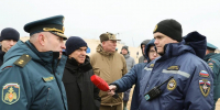 Александр Куренков и Вениамин Кондратьев пообщались с волонтерами в Анапе - Департамент информационной политики