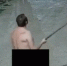 В пригороде Краснодара, голый мужчина ломал заборы и размахивал тяпкой перед окружающими - LiveKuban.Ru