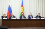 В Тихорецком районе по просьбе жителей отремонтируют футбольное поле