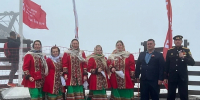 В Сочи копию Знамени Победы установили на высоте 2200 метров над уровнем моря - Комсомольская Правда