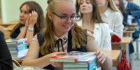 На Кубани выпускников с высокими баллами на ЕГЭ поощряют денежными премиями - Комсомольская Правда