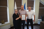 Денису Хмелевскому вручила благодарность председатель Херсонской областной Думы Татьяна Томилина