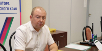 Денис Хмелевской сдал в избирком документы для регистрации кандидатом в губернаторы - Справедливая Россия
