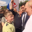 «Я знаю наглая просьба»: мальчик обратился к Путину на улице в Петербурге - LiveKuban.Ru