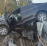 На Кубани автомобиль повис на ограде кладбища - Югополис