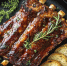 Ребра BBQ в духовке: аромат, как с гриля, и мясо, которое тает во рту — просто и вкусно без мангала - Кубанские Новости