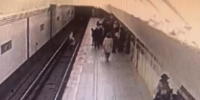 Агрессивная бабушка в метро - 24Krasnodar.Ru