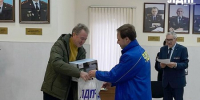 Активисты ЛДПР поздравили сотрудников полиции Карасунского округа с профессиональным праздником - Новая Газета Кубани