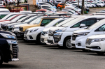 Россияне массово бросились скупать подержанные авто - в чем причина