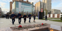 Возложения цветов, уроки мужества и торжественные линейки прошли в Краснодаре в День Героев Отечества - Администрация города Краснодар