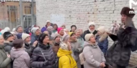 «Бабкоскамерство»: московских пенсионеров привели на экскурсию к дому Долиной - LiveKuban.Ru