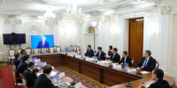Губернатор Вениамин Кондратьев смотрит «Прямую линию» Президента России - Yug.Press