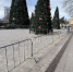 Ураганный ветер: в Анапе закрыли проход к елкам на Театральной площади - Кубанские Новости