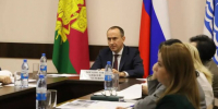 Мэр Геленджика попросил горожан помочь в уборке снега во дворах и на тротуарах - Газета Краснодарские известия