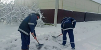 Спасатели расчистили снег у пожарных частей и магазинов в Краснодаре - Газета Краснодарские известия