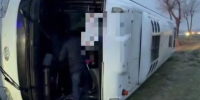 Из-за шквалистого ветра и гололеда под Анапой на трассе перевернулся автобус: есть пострадавший - Smi.Kuban.Info