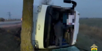Сильный ветер опрокинул вахтовый автобус в Анапском районе - Югополис