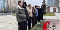 Студенты Краснодарского кооперативного института возложили цветы к Вечному огню в память о Сталинградской битве - Газета Кубань Сегодня