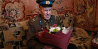 Вениамин Кондратьев поздравил со 102-летием ветерана Великой Отечественной войны из Армавира - Департамент информационной политики